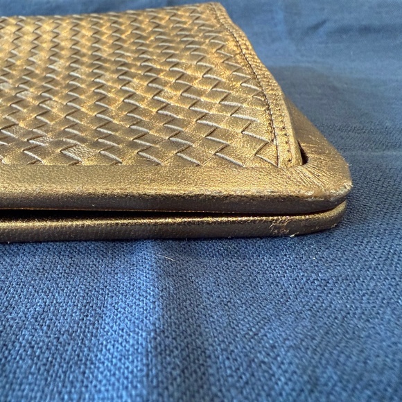 Authentic Vintage Bottega Veneta Intrecciato Clutch – Metallic Gold – GUC - Picture 9 of 11